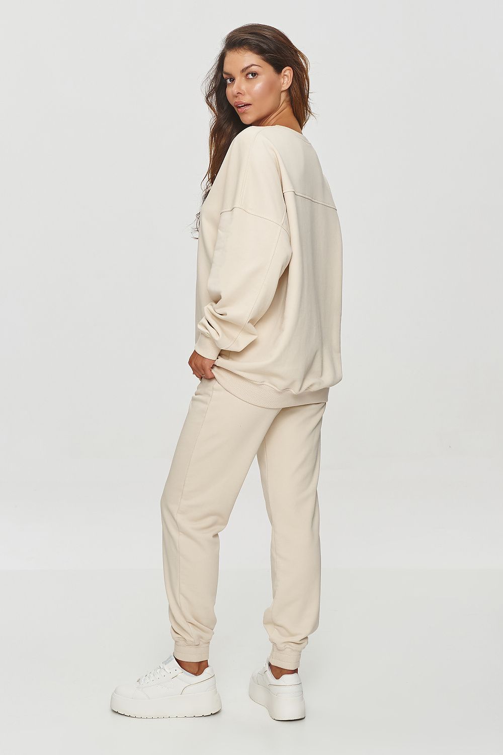 Sweater model 200125 Makadamia